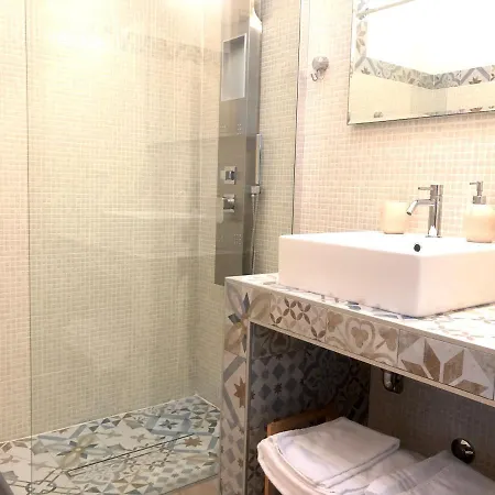 Alojamento de Acomodação e Pequeno-almoço Messapia 4*